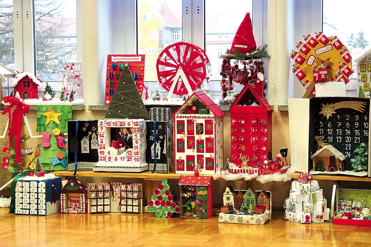 	Co roku do oceny jury jest kilkadziesiąt uczniowskich dzieł.