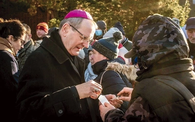 	Wieczerze gromadzące najuboższych z całego Trójmiasta rozpoczynają się od składania życzeń.