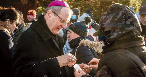 	Wieczerze gromadzące najuboższych z całego Trójmiasta rozpoczynają się od składania życzeń.