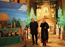 	Wystawę otworzyli Ilona Jaroszek, dyrektor MWR, i wicedyrektor Zbigniew Skuza.