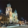 Gdy pierwsi misjonarze przybyli do Polski, zamieszkali przy kościele Świętego Krzyża, wtedy na przedmieściach Warszawy. Dziś to centrum miasta.