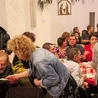 Dla bezdomnych, seniorów, ubogich, emigrantów i uchodźców. Wspólnota Sant’Egidio po raz 16. w Polsce przygotowuje obiady oraz spotkania świąteczne, a także upominki.