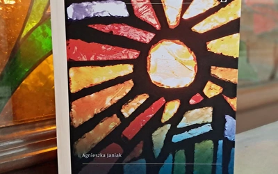 	Publikacja naukowa napisana została bardzo przystępnym językiem.