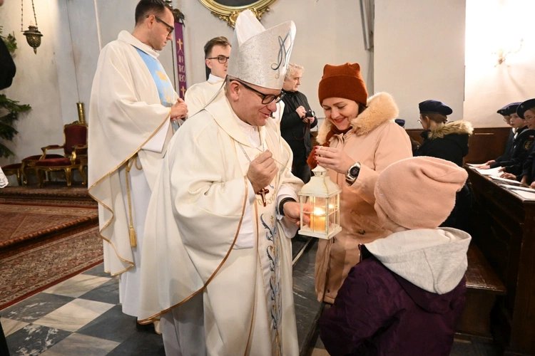 Przekazanie Betlejemskiego Światła Pokoju