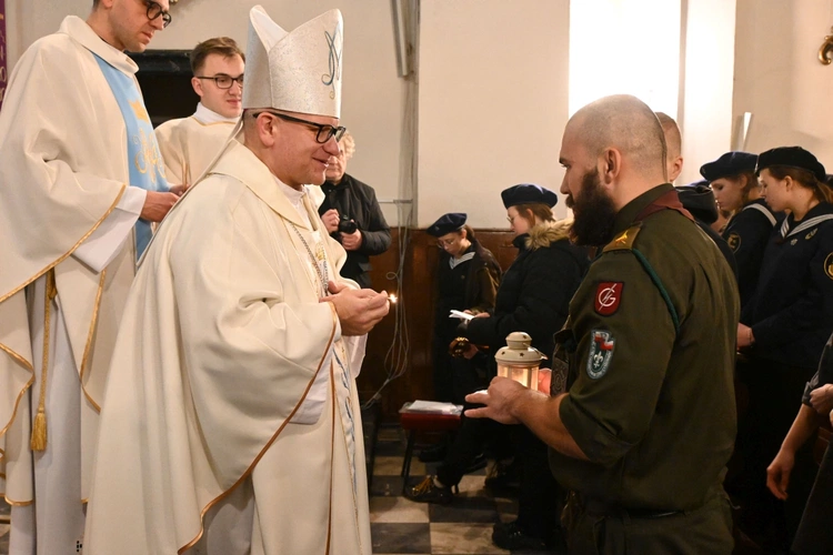 Przekazanie Betlejemskiego Światła Pokoju