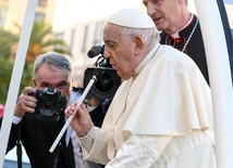 Franciszek zachęca do wdzięczności wobec Boga i przodków za dar życia 