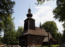 Szlakiem drewnianych kościołów. U św. Marcina w Ćwiklicach