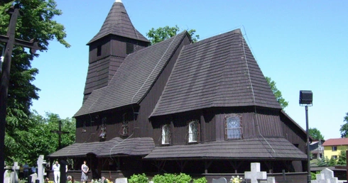Szlakiem drewnianych kościołów.  W Górze u św. Barbary
