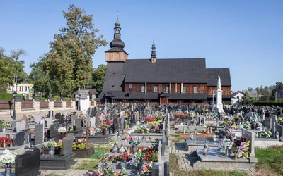 Szlakiem drewnianych kościołów. Z wizytą w Miedźnej 