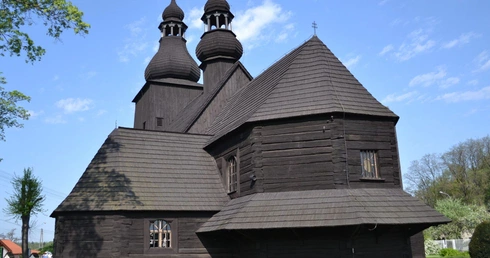 Szlakiem drewnianych kościołów. Z wizytą w Borowej Wsi