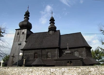 Szlakiem drewnianych kościołów. Z wizytą w Paniowach
