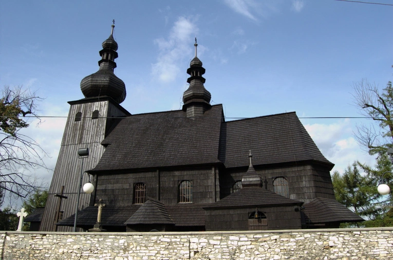 Szlakiem drewnianych kościołów. Z wizytą w Paniowach