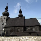 Szlakiem drewnianych kościołów. Z wizytą w Paniowach