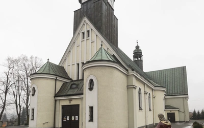 Święta z sąsiedztwa. Kwiotek Pana Jezusa. W rodzinnej parafii arcybiskupa Damiana Zimonia