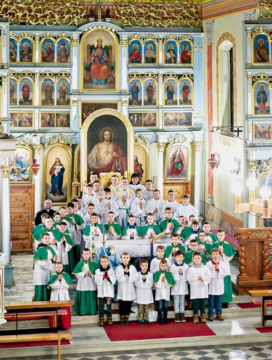 Jesteśmy u ministrantów  z Florynki w diecezji tarnowskiej. W dwóch kościołach przy ołtarzu służy ponad 90 chłopców