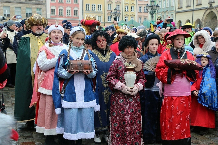 Wrocławski Orszak Trzech Króli 2025. Z Bolesławem Chrobrym, bł. Carlem Acutisem i Arką Noego