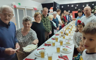 Karty dla powodzian w Trzebieniu i Marciszowie