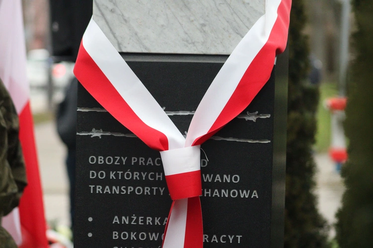 Ciechanów. Upamiętnienie ofiar obozu NKWD
