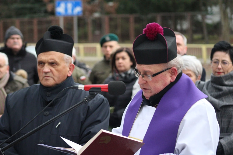 Ciechanów. Upamiętnienie ofiar obozu NKWD