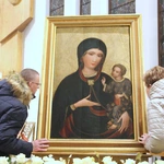 Łososina Dolna. Uroczyste wprowadzenie obrazu Matki Bożej Pocieszenia