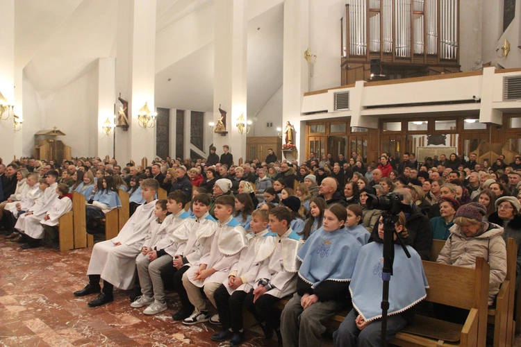 Łososina Dolna. Uroczyste wprowadzenie obrazu Matki Bożej Pocieszenia