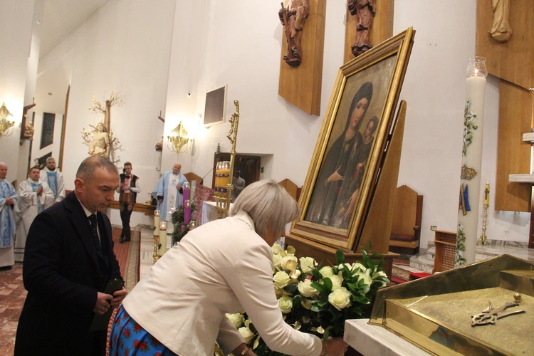 Łososina Dolna. Uroczyste wprowadzenie obrazu Matki Bożej Pocieszenia