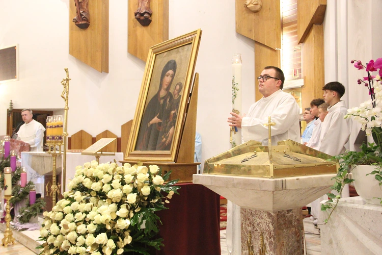 Łososina Dolna. Uroczyste wprowadzenie obrazu Matki Bożej Pocieszenia
