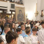 Łososina Dolna. Uroczyste wprowadzenie obrazu Matki Bożej Pocieszenia