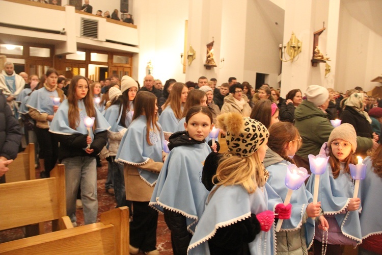 Łososina Dolna. Uroczyste wprowadzenie obrazu Matki Bożej Pocieszenia