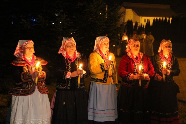 Łososina Dolna. Uroczyste wprowadzenie obrazu Matki Bożej Pocieszenia