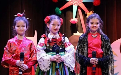 Do udziału w festiwalu zaproszeni są soliści, zespoły i chóry. 