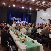 Caritas z kartami dla Łomnicy