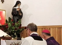 Rocznicowe nabożeństwo poprowadził bp Marek Solarczyk. 
