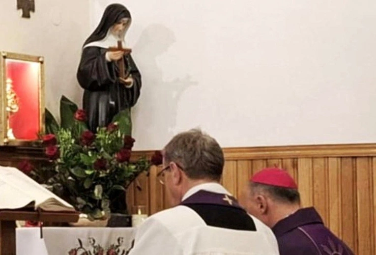 Rocznicowe nabożeństwo poprowadził bp Marek Solarczyk. 