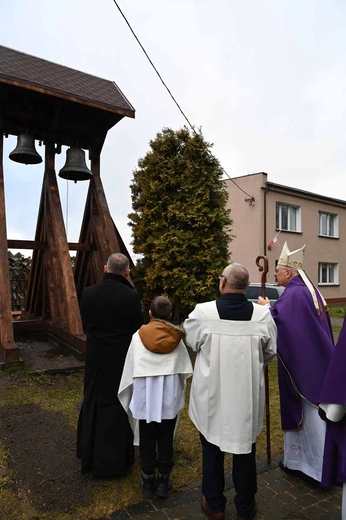 Odnowiony kościół w Raciniewie, nowa dzwonnica w Bińczu