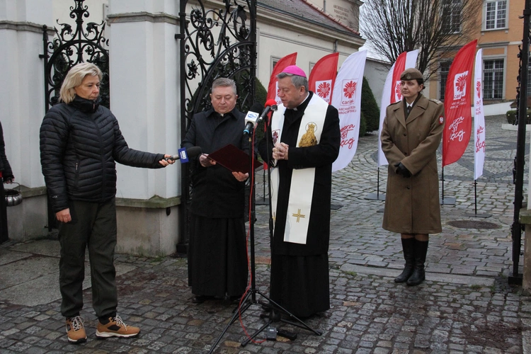 Tysiąc paczek na święta dla osób w kryzysie bezdomności 