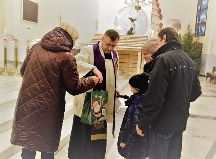 Głównym celem Parafialnego Konkursu Sopek Bożonarodzeniowych jest aktywizacja rodzin i dzieci poprzez wspólne tworzenie szopek, pokazujące rodzinne talenty i łączność z tajemnicą Bożego Narodzenia.