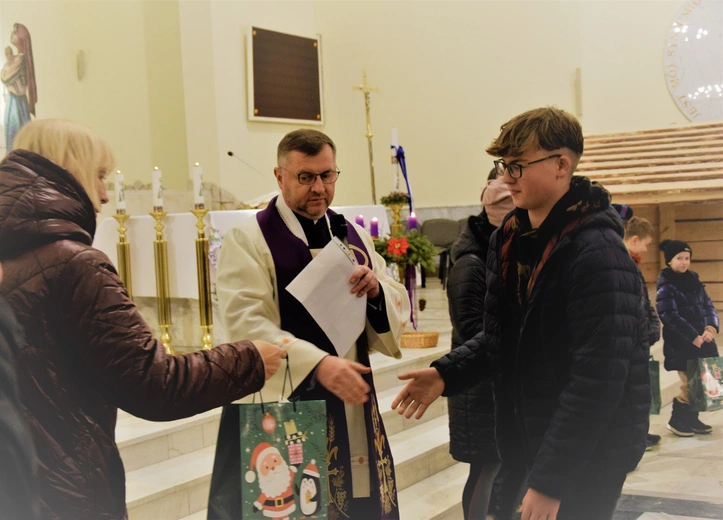 Głównym celem Parafialnego Konkursu Sopek Bożonarodzeniowych jest aktywizacja rodzin i dzieci poprzez wspólne tworzenie szopek, pokazujące rodzinne talenty i łączność z tajemnicą Bożego Narodzenia.
