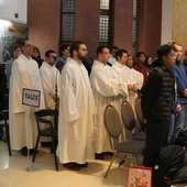 Goście z Taizé na wigilijnej wieczerzy i Pasterce we Wrocławiu