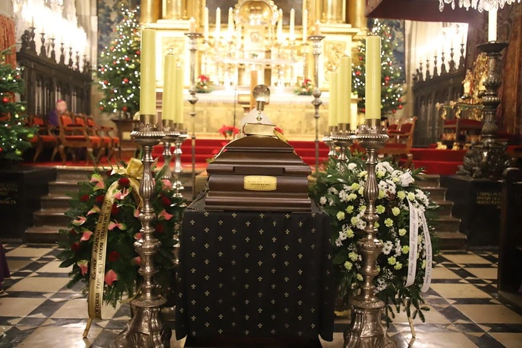 Msza św. żałobna przy trumnie ks. prof. Adama Kubisia