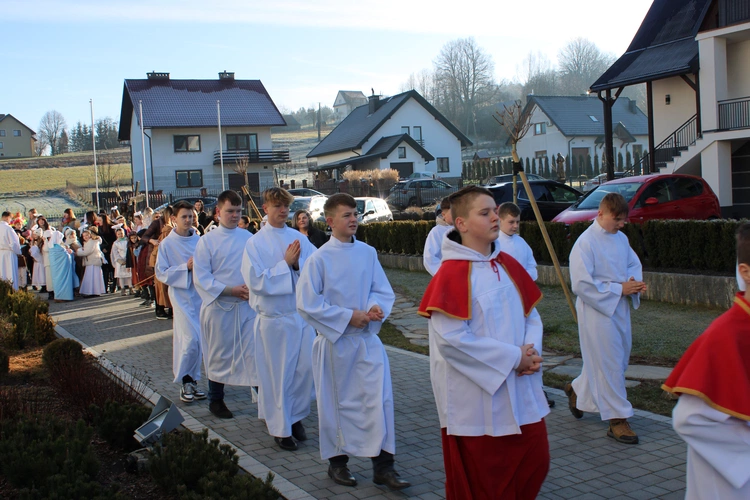Kolędnicy misyjni w Łąkcie