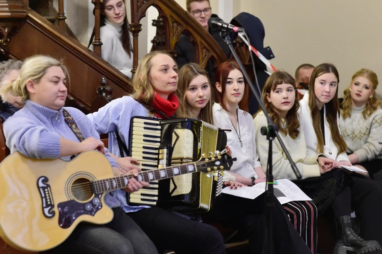 Mrągowo. Koncert kolęd scholi Gang Jezusa