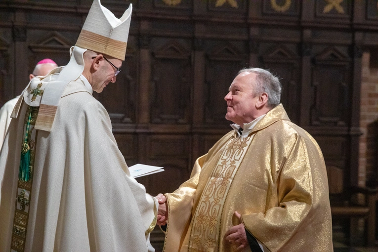 Wręczenie dekretów kustoszom i proboszczom kościołów jubileuszowych
