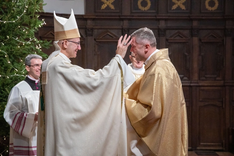 Wręczenie dekretów kustoszom i proboszczom kościołów jubileuszowych