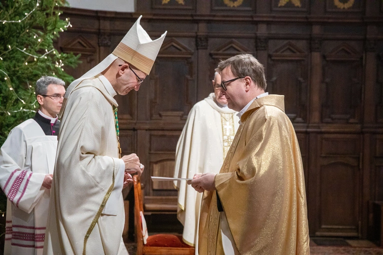 Wręczenie dekretów kustoszom i proboszczom kościołów jubileuszowych