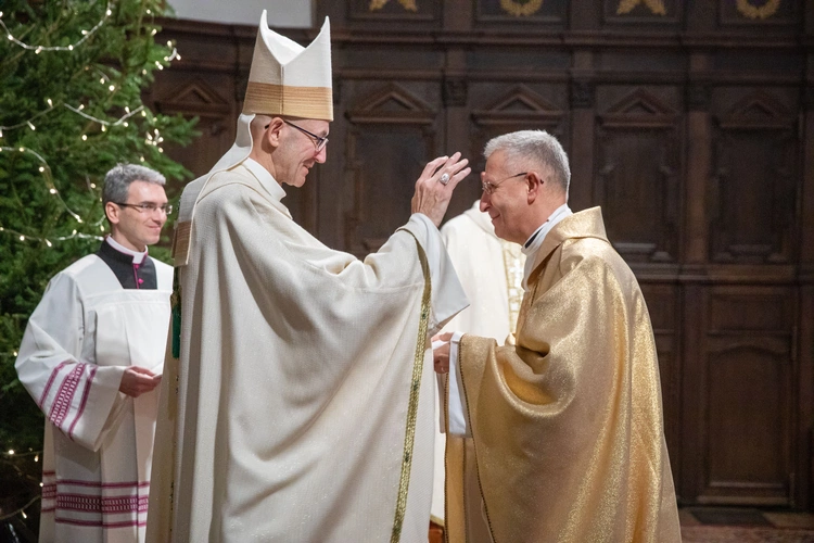 Wręczenie dekretów kustoszom i proboszczom kościołów jubileuszowych