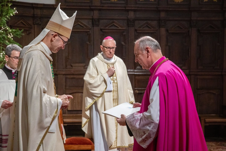 Wręczenie dekretów kustoszom i proboszczom kościołów jubileuszowych