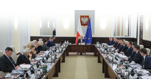 W rządzie Donalda Tuska nie ma ani jednego ministra, którego po roku pełnienia funkcji można by pochwalić.
