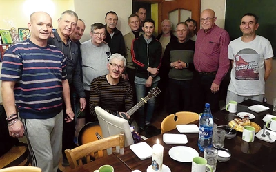 Męskie spotkanie świąteczne w domu Przy Torach 21.