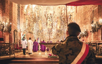 	Na zakończenie odśpiewano pieśń „Boże, coś Polskę”, zawierzając opiece Stwórcy dalsze losy ojczyzny.